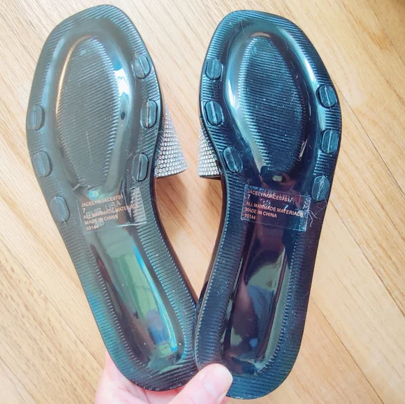 NWOT Steve Madden "Jacelyn" Slides Size 7 Black Studded - Picture 4 of 6